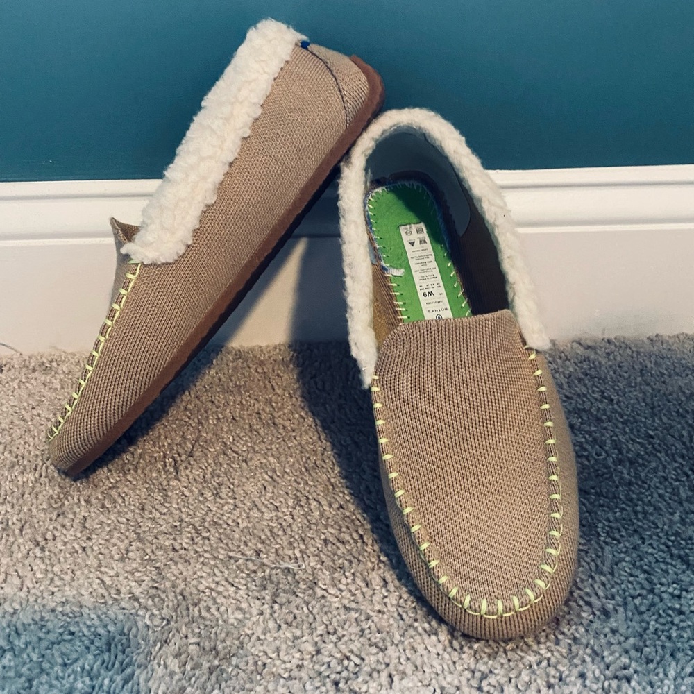Rothys Birch Tan Merino Slipper
